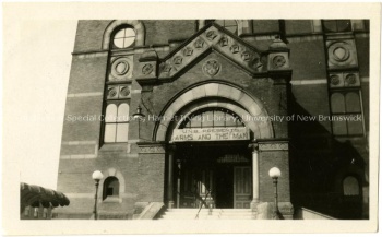 Front entrance of Fredericton City Hall,13-14 April 1931. UA PC 16(1); no. 6.