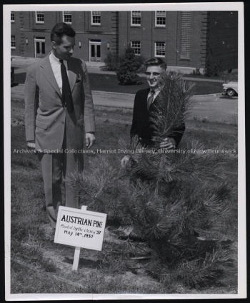 UNB president Colin B. Mackay and Class of 1957 president Bill Baker, 1957. UA PC 4; Item no. 6ak (1).