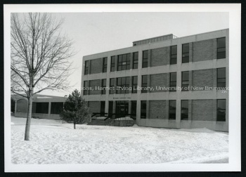 William Ganong Hall in winter Record group/Fonds PR; Series 2; Sub-series 4; File 927; Item 11 1988