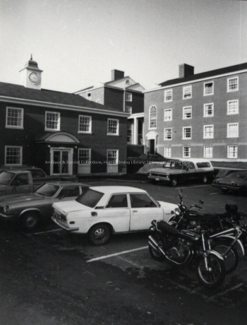 The back of the Residence Administration building, [197-?]. PR; Series 1; Sub-series 7; Item 7844.