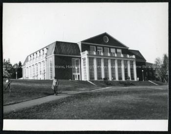 Student Union Building, [198-?]. PR; Series 2; Sub-series 1; File 135; Item 3.